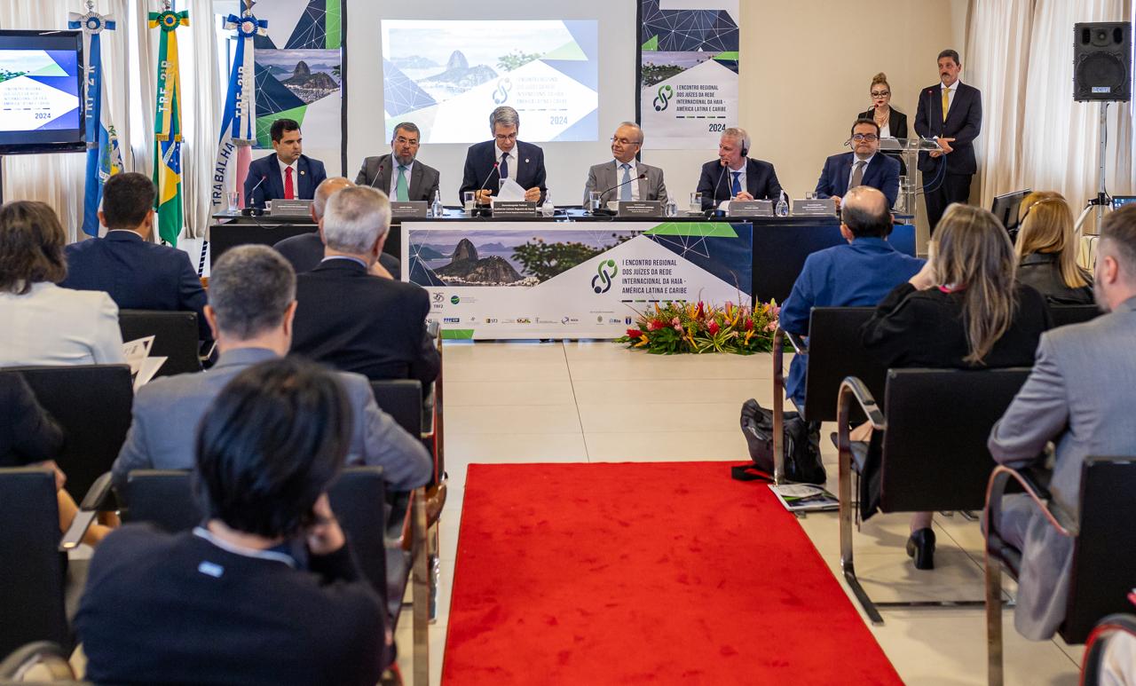 Desembargador Ricardo Rodrigues Cardozo, presidente do TJRJ, compôs a mesa de abertura no evento que aconteceu no Forte de Copacabana