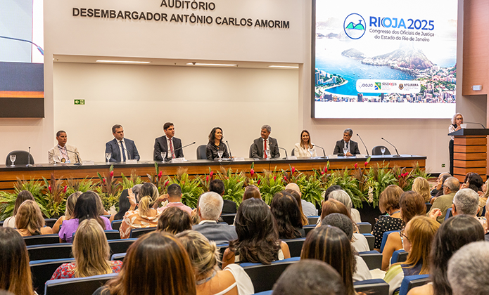 Foto da abertura do congresso no Auditório Desembargador Antônio Carlos Amorim