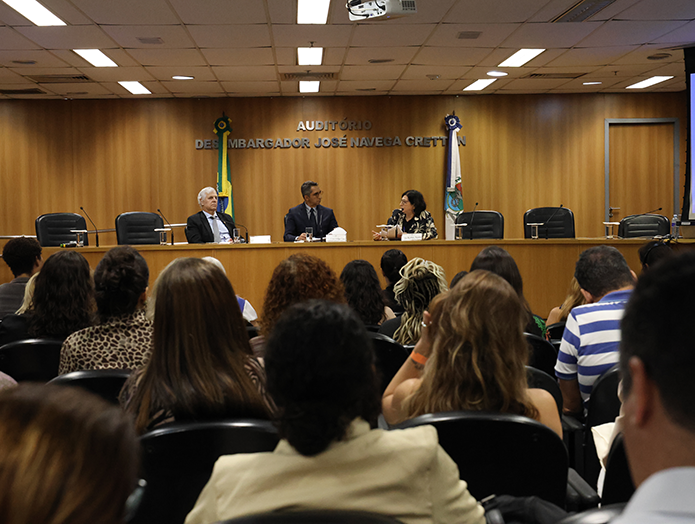 Saúde Pública e Justiça Restaurativa: evento inédito debate desenvolvimento humano, trauma e violência