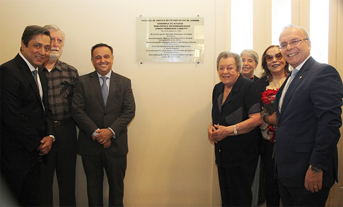 Biblioteca TJERJ/EMERJ de Niterói inaugura exposição com obras da coleção do desembargador Jorge Loretti  