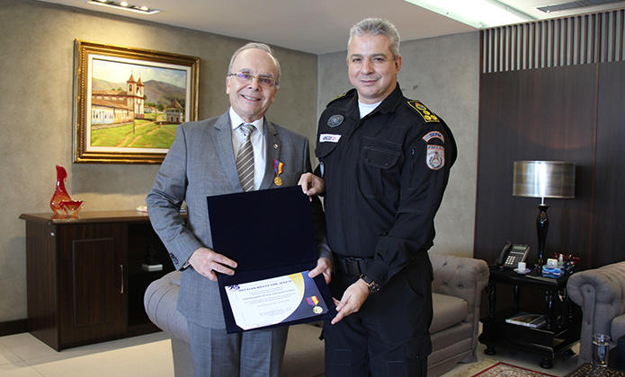 Imagem sem descrição