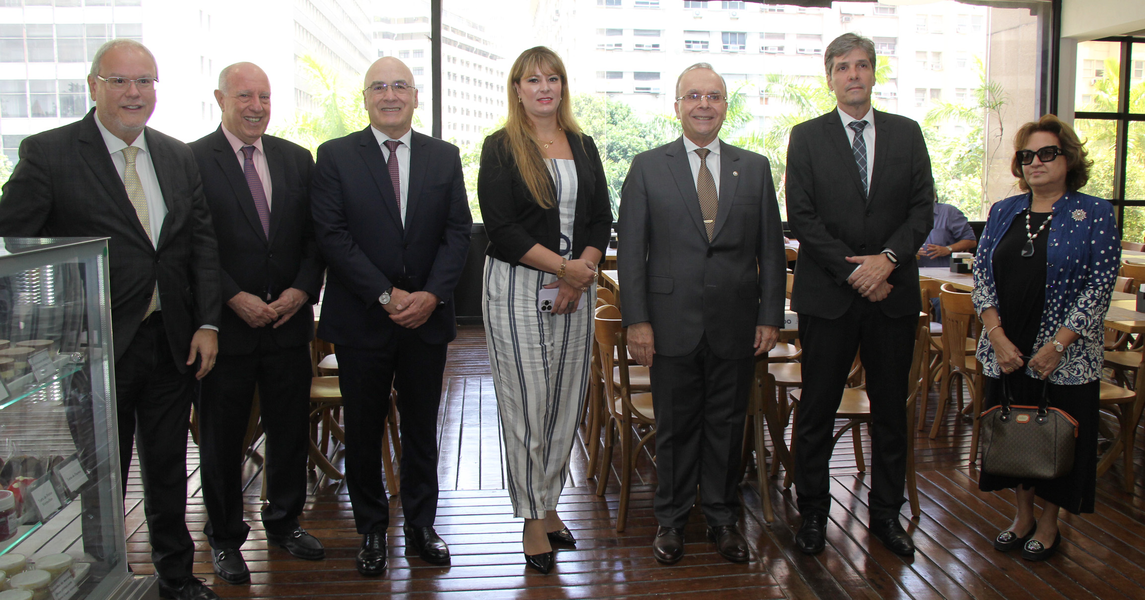 Imagem sem descrição