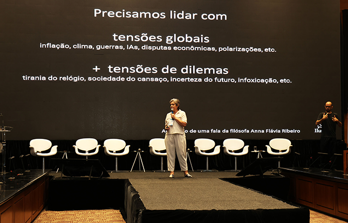 A palestra seguinte foi ministrada pelo engenheiro Matheus Cardoso