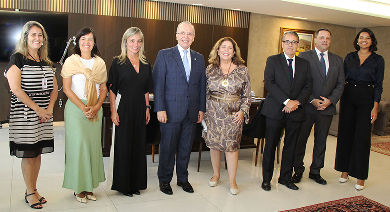 Imagem sem descrição